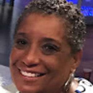 Meet your Posher, Lorrie